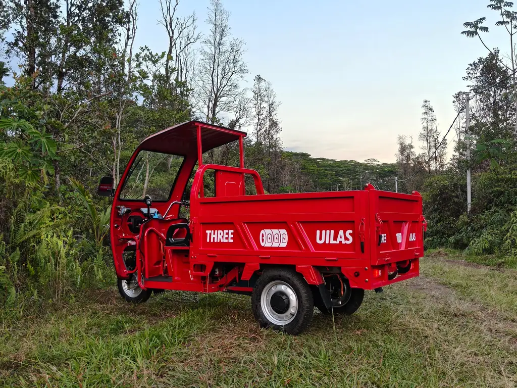 Three Uilas electric tricycle, view 2 of 6